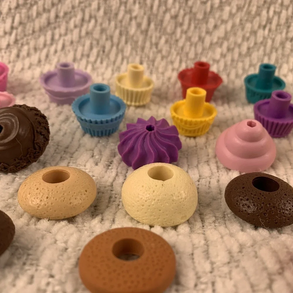 Lot of 28 Disney Princess Enchanted Cup‎ Cake Party Game Recipe Pieces Parts EUC